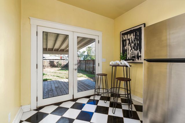 1234 N Del Mar Avenue, Fresno, CA 93728