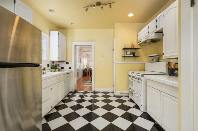 1234 N Del Mar Avenue, Fresno, CA 93728