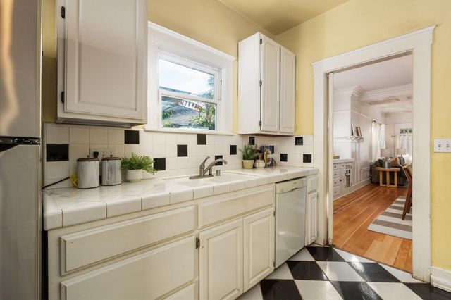 1234 N Del Mar Avenue, Fresno, CA 93728