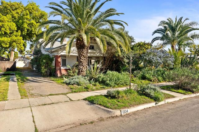 1234 N Del Mar Avenue, Fresno, CA 93728