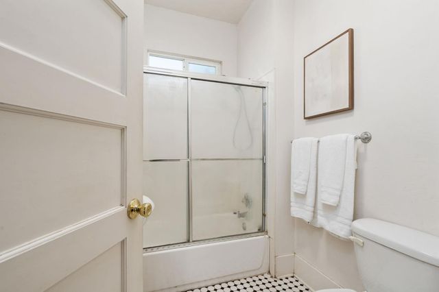 1234 N Del Mar Avenue, Fresno, CA 93728