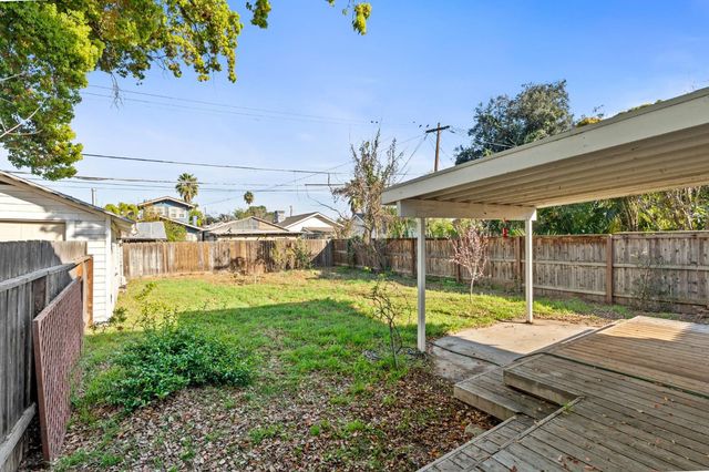 1234 N Del Mar Avenue, Fresno, CA 93728