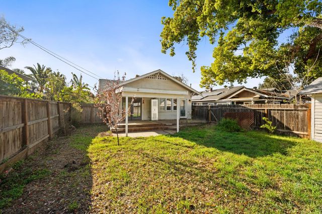 1234 N Del Mar Avenue, Fresno, CA 93728