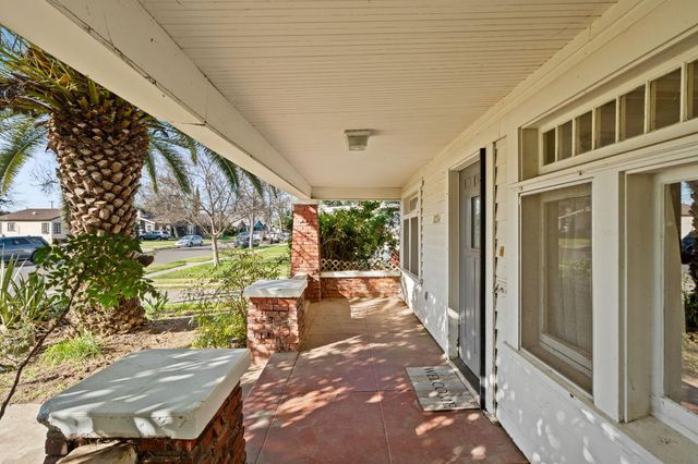 1234 N Del Mar Avenue, Fresno, CA 93728