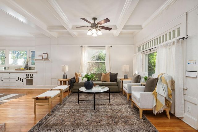 1234 N Del Mar Avenue, Fresno, CA 93728