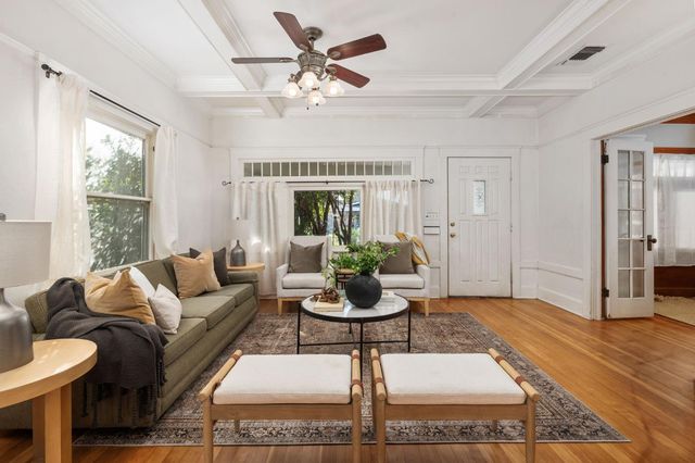 1234 N Del Mar Avenue, Fresno, CA 93728