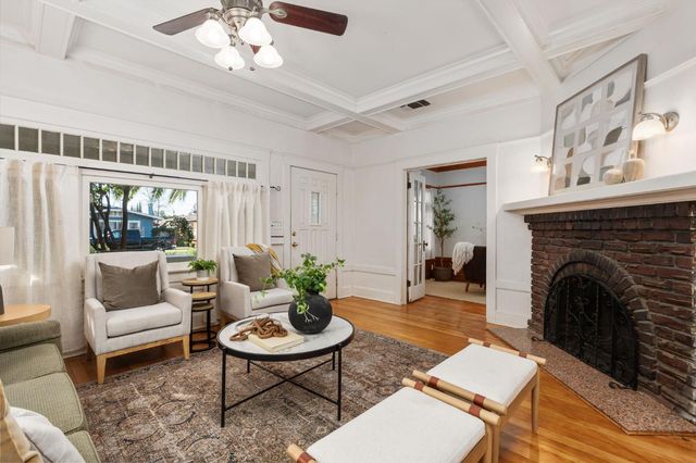 1234 N Del Mar Avenue, Fresno, CA 93728