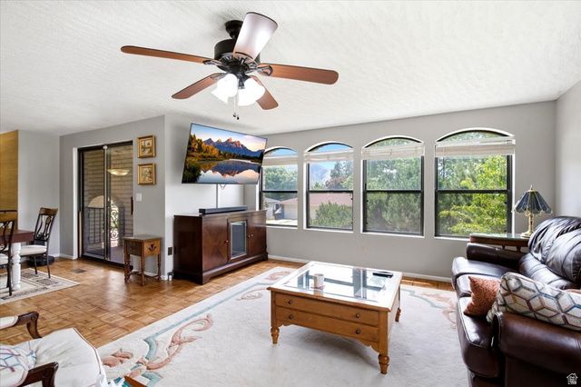 682 E 3225 N, North Ogden, UT 84414