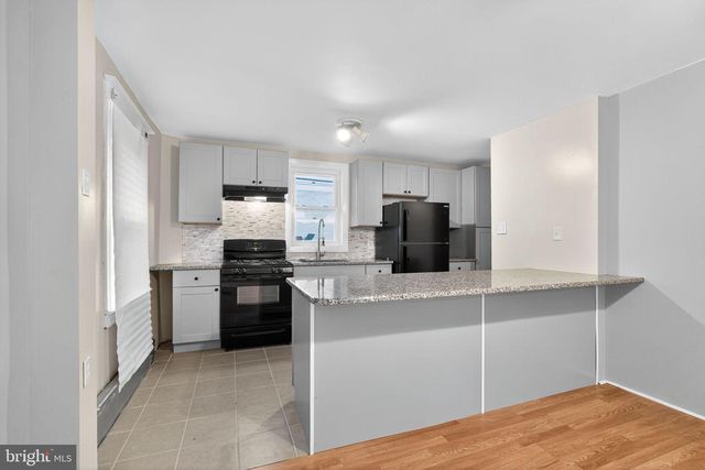 5712 SANSOM ST, Philadelphia, PA 19139