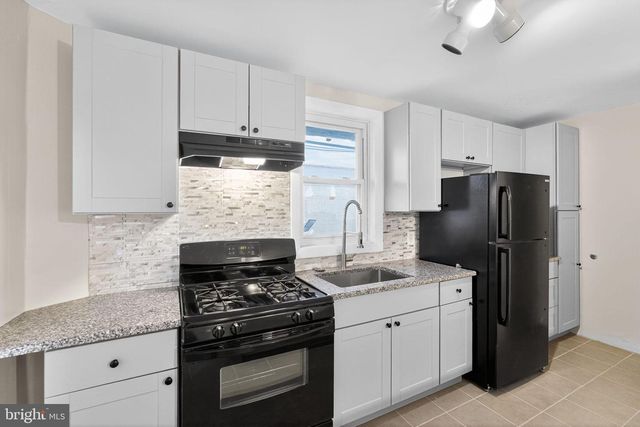 5712 SANSOM ST, Philadelphia, PA 19139
