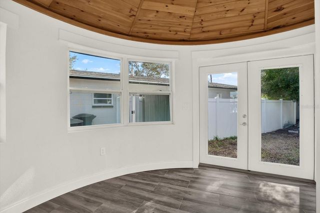 1810 MARYLAND AVENUE NE, St Petersburg, FL 33703