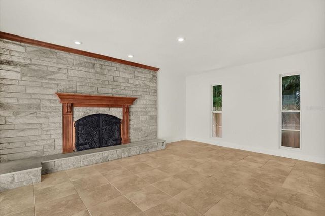 1810 MARYLAND AVENUE NE, St Petersburg, FL 33703