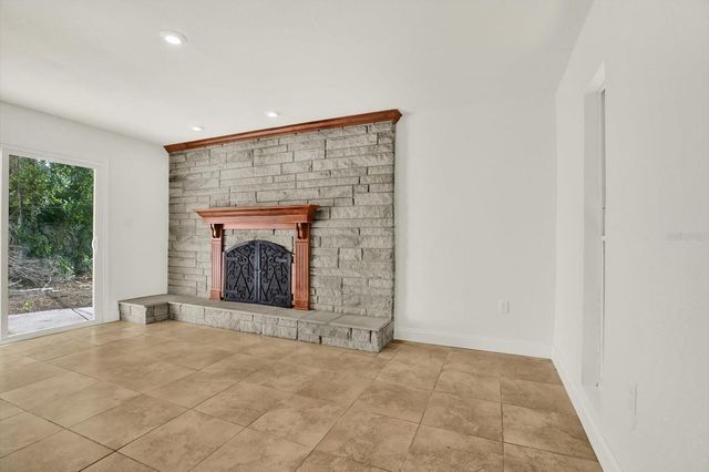 1810 MARYLAND AVENUE NE, St Petersburg, FL 33703