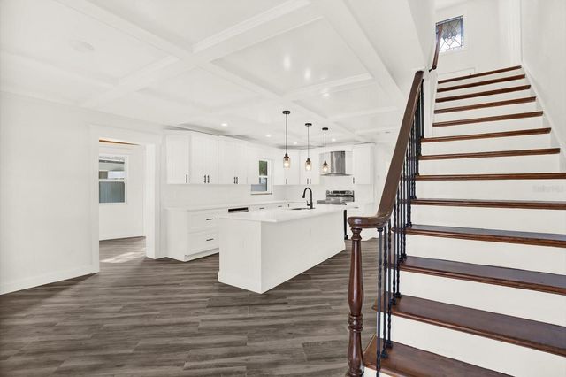 1810 MARYLAND AVENUE NE, St Petersburg, FL 33703