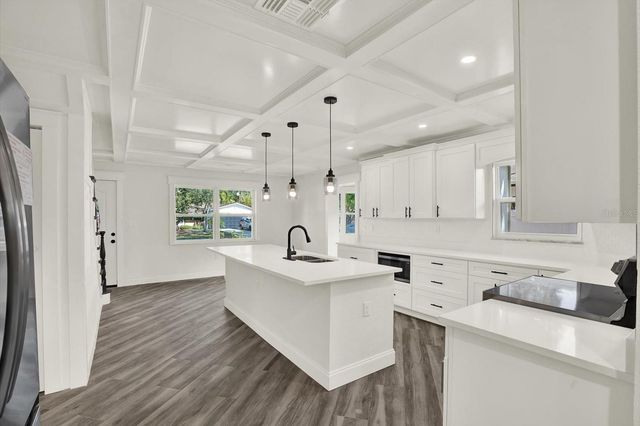 1810 MARYLAND AVENUE NE, St Petersburg, FL 33703