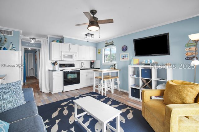 40 Folly Field Rd Apt B127, Hilton Head Island, SC 29928