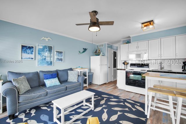 40 Folly Field Rd Apt B127, Hilton Head Island, SC 29928