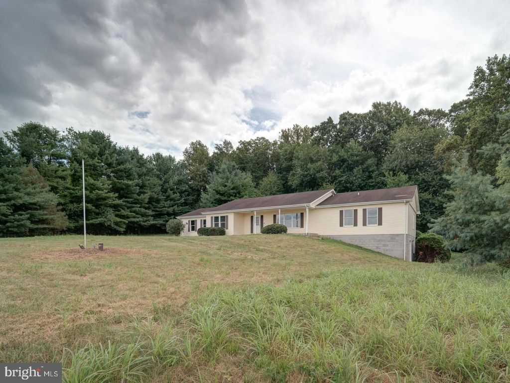 2750 RIDGE RD, Westminster, MD 21157