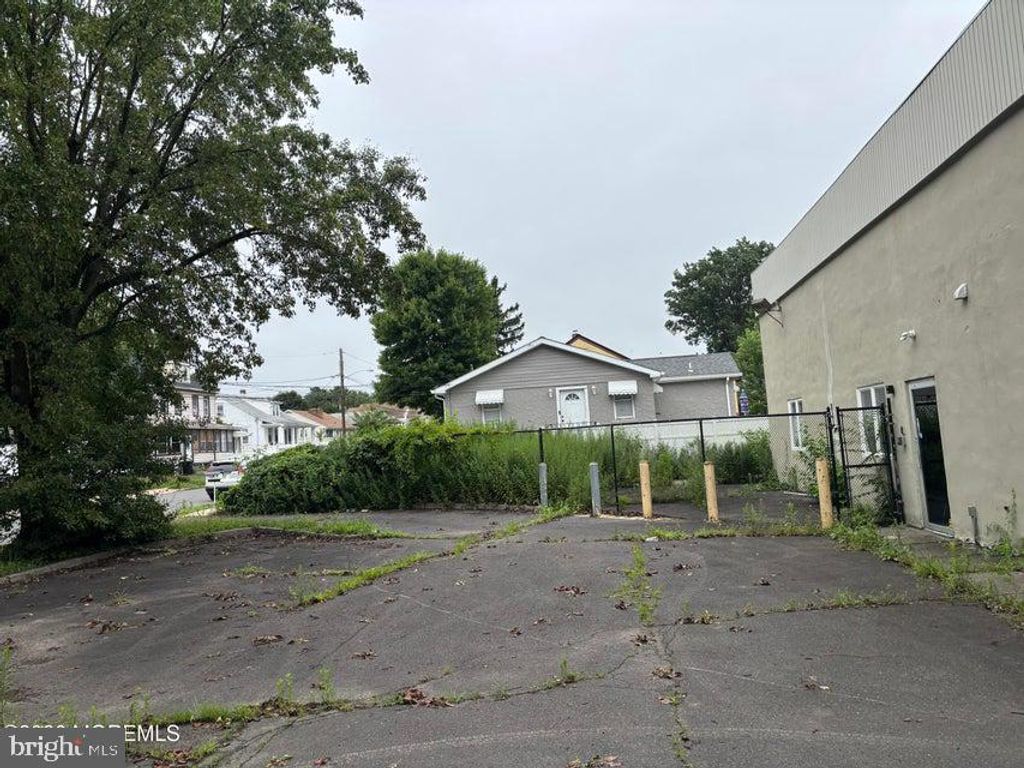 1202 S OLDEN AVE, TRENTON, NJ 08610 — photo 3