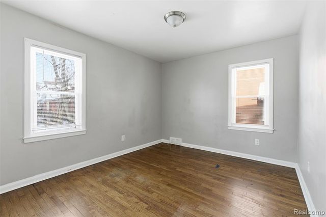 16735 Asbury Park, Detroit, MI 48235