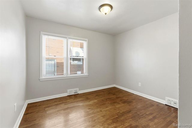 16735 Asbury Park, Detroit, MI 48235