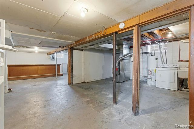 16735 Asbury Park, Detroit, MI 48235