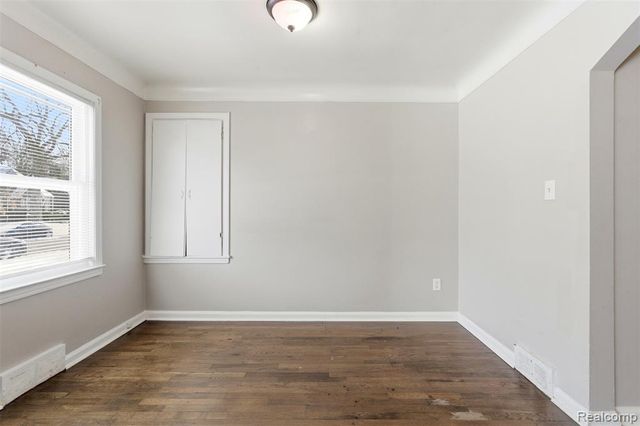 16735 Asbury Park, Detroit, MI 48235