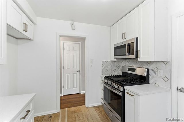 16735 Asbury Park, Detroit, MI 48235