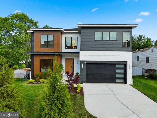 7421 MAGARITY RD, Falls Church, VA 22043