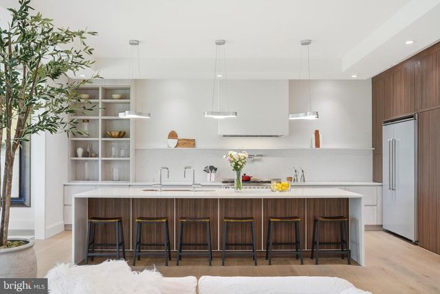7421 MAGARITY RD, Falls Church, VA 22043