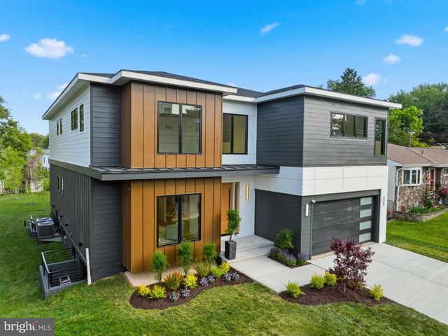 7421 MAGARITY RD, Falls Church, VA 22043