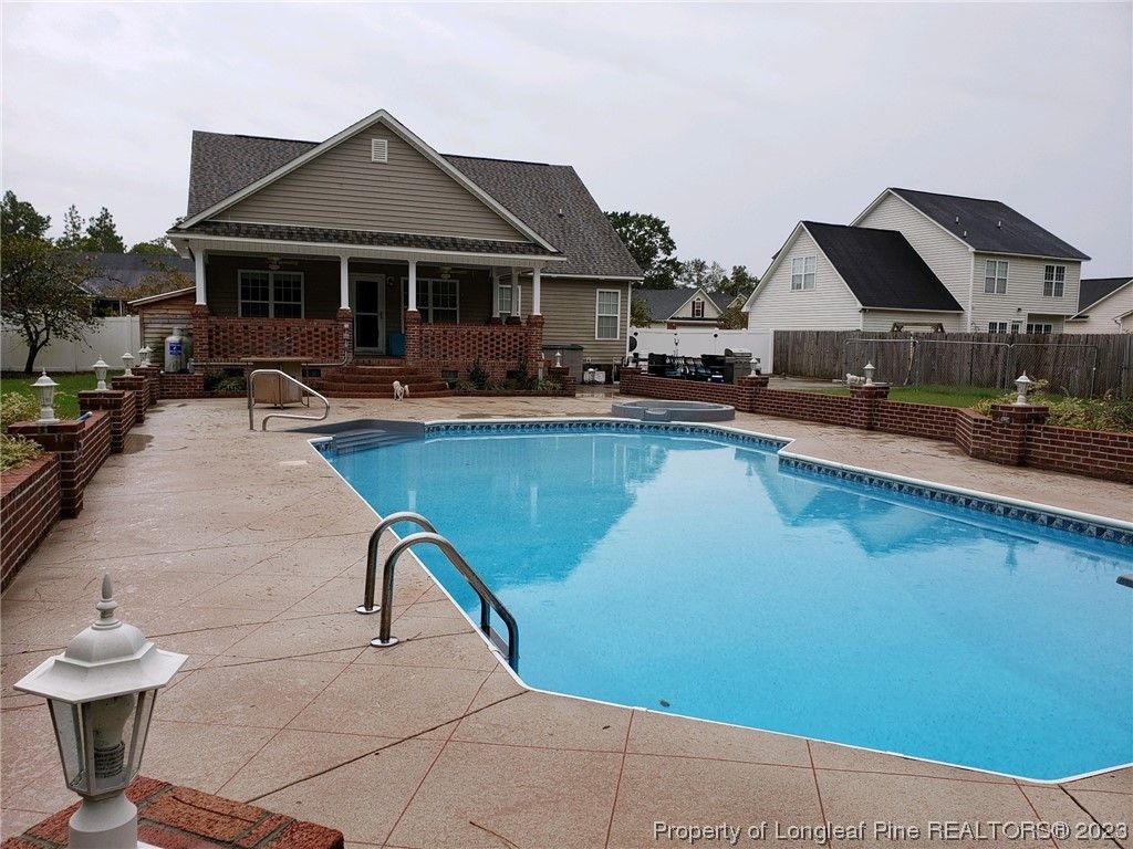 215 Fallingleaf Drive, Raeford, NC 28376 — photo 2