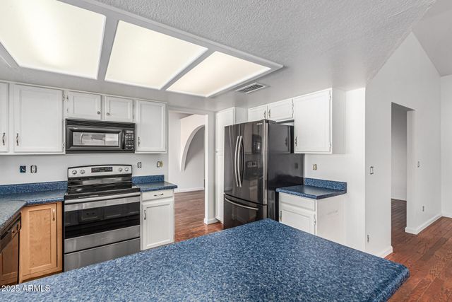 3408 W TOPEKA Drive, Phoenix, AZ 85027