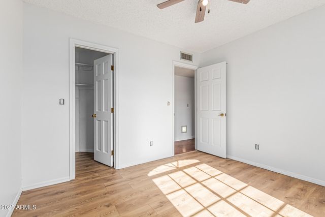 3408 W TOPEKA Drive, Phoenix, AZ 85027