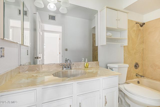 3408 W TOPEKA Drive, Phoenix, AZ 85027