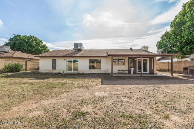 3408 W TOPEKA Drive, Phoenix, AZ 85027