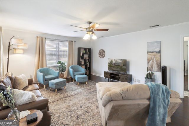 706 N Main Street, Statesboro, GA 30458