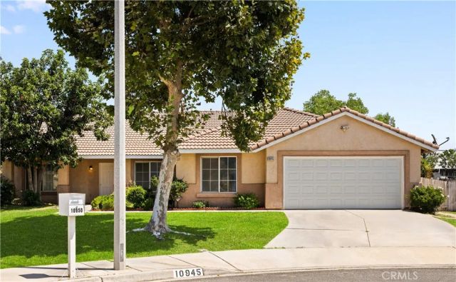 10945 Trenmar Ln, Bloomington, CA 92316