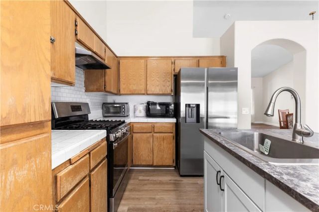 10945 Trenmar Ln, Bloomington, CA 92316