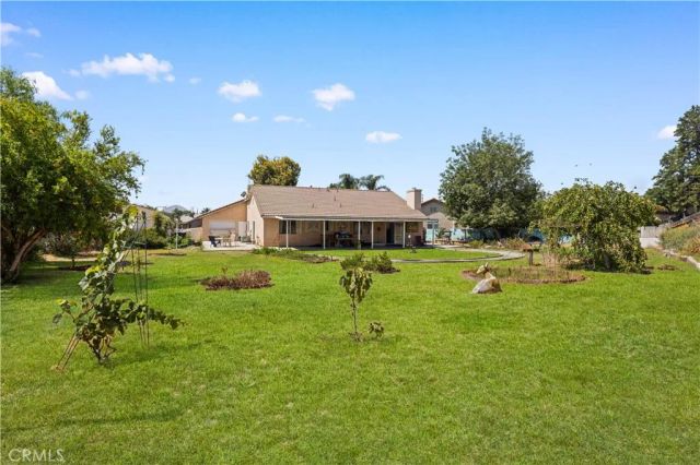 10945 Trenmar Ln, Bloomington, CA 92316