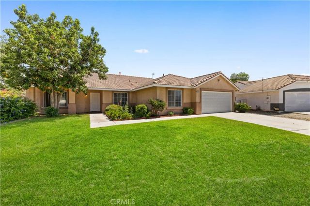10945 Trenmar Ln, Bloomington, CA 92316