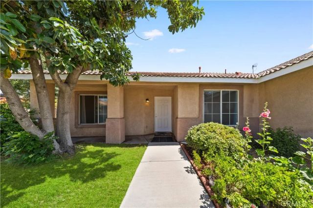 10945 Trenmar Ln, Bloomington, CA 92316