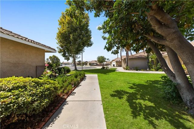 10945 Trenmar Ln, Bloomington, CA 92316