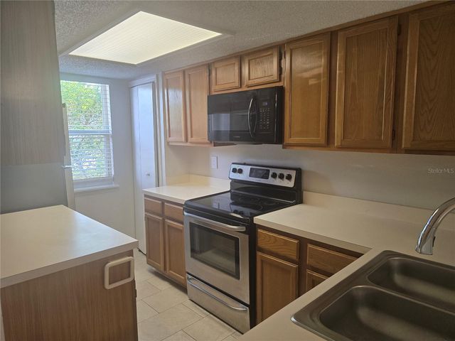 8713 LIBERTY PLACE, Tampa, FL 33615