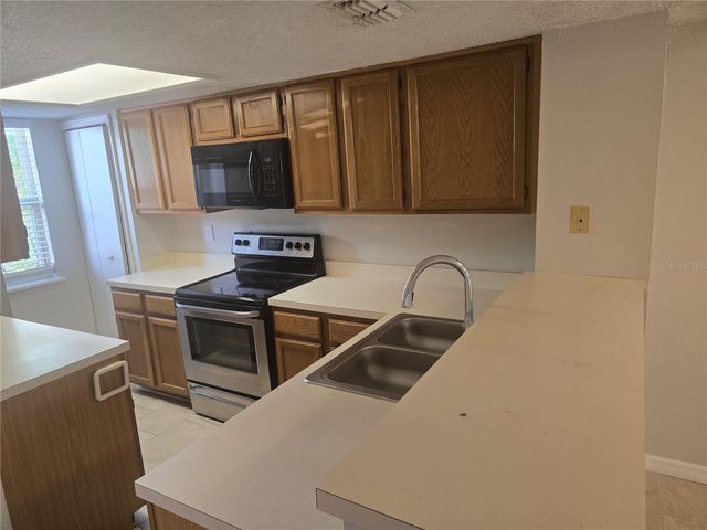 8713 LIBERTY PLACE, Tampa, FL 33615