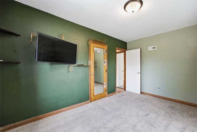 1001 25th ST SE, Cedar Rapids, IA 52403