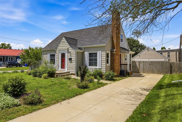 1001 25th ST SE, Cedar Rapids, IA 52403