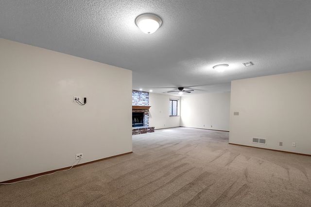 2114 Rutgers St, Wichita, KS 67212