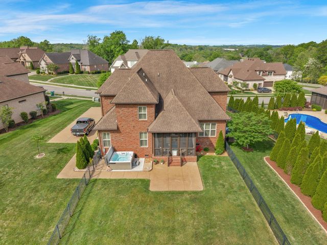 303 Charleston St, Lebanon, TN 37087