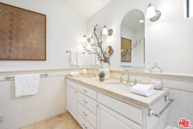 11911 Otsego Street, Valley Village, CA 91607